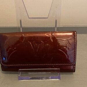 Louis Vuitton Maroon Vernis Patent Level 4 Key Cles